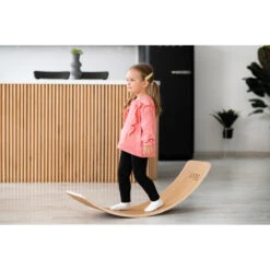 Luna Toys Houten Balansbord Met Zwart Vilt LU-36998 13 Luna Toys Houten Balansbord Met Zwart Vilt LU-36998 -Winkel Voor Babyproducten luna toys houten balansbord sfeer 2