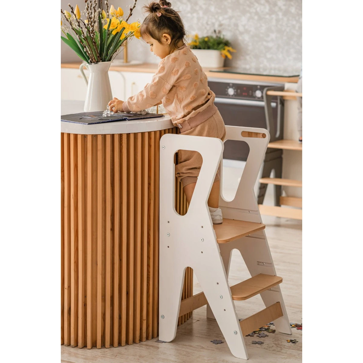 Luna Toys Wit Houten Leertoren Keukenhulp LU-00552 3 Luna Toys Wit Houten Leertoren Keukenhulp LU-00552 - Afbeelding 2